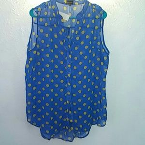 Plus size sleeveless shirt